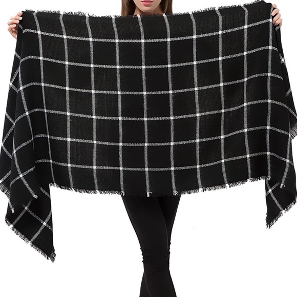 Black & White Blanket Scarf - Picture 2 of 6