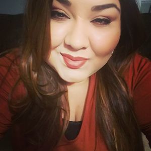 Meet your Posher, Elvia