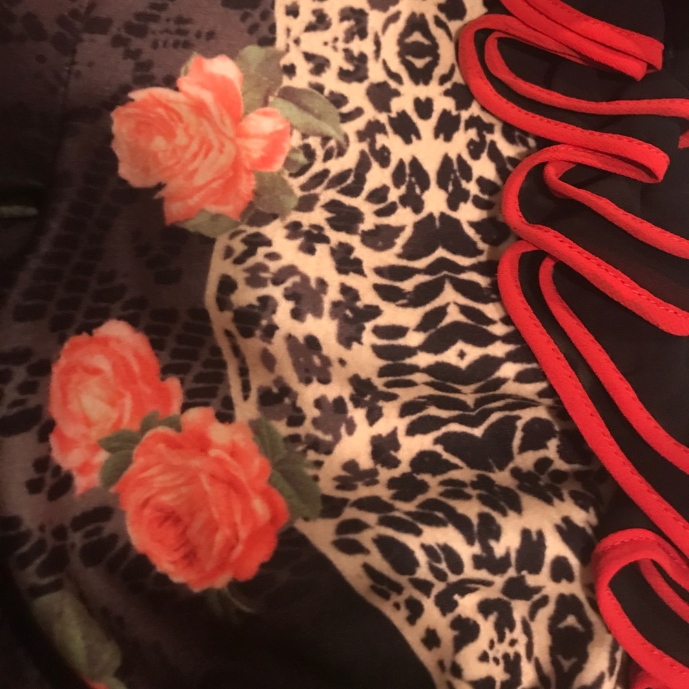 Rose cheetah ruffle blouse - Picture 6 of 7