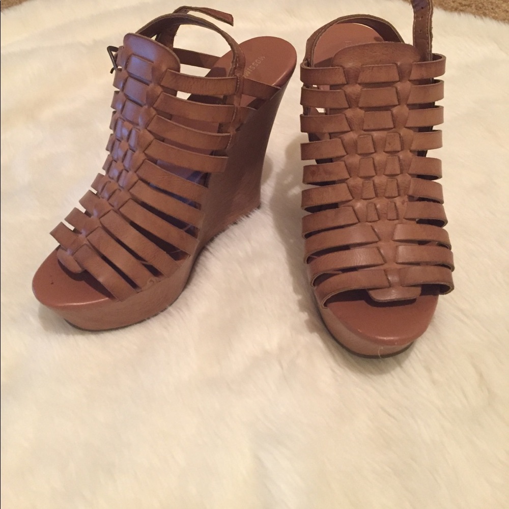 Beige strappy wedges