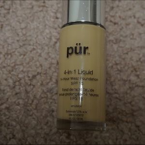 Pür minerals foundation
