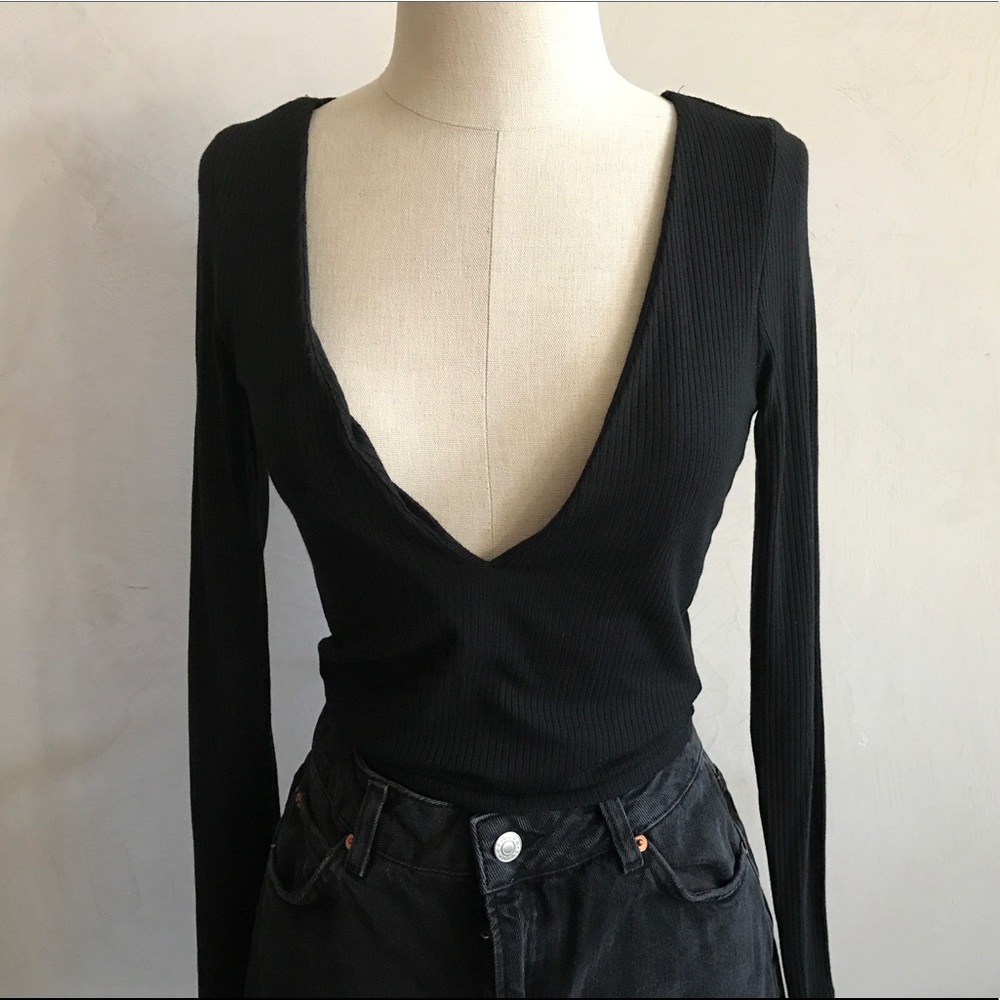 Deep-V long sleeve t-shirt