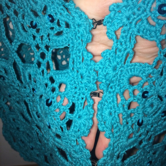Turquoise crocheted top - Picture 6 of 7