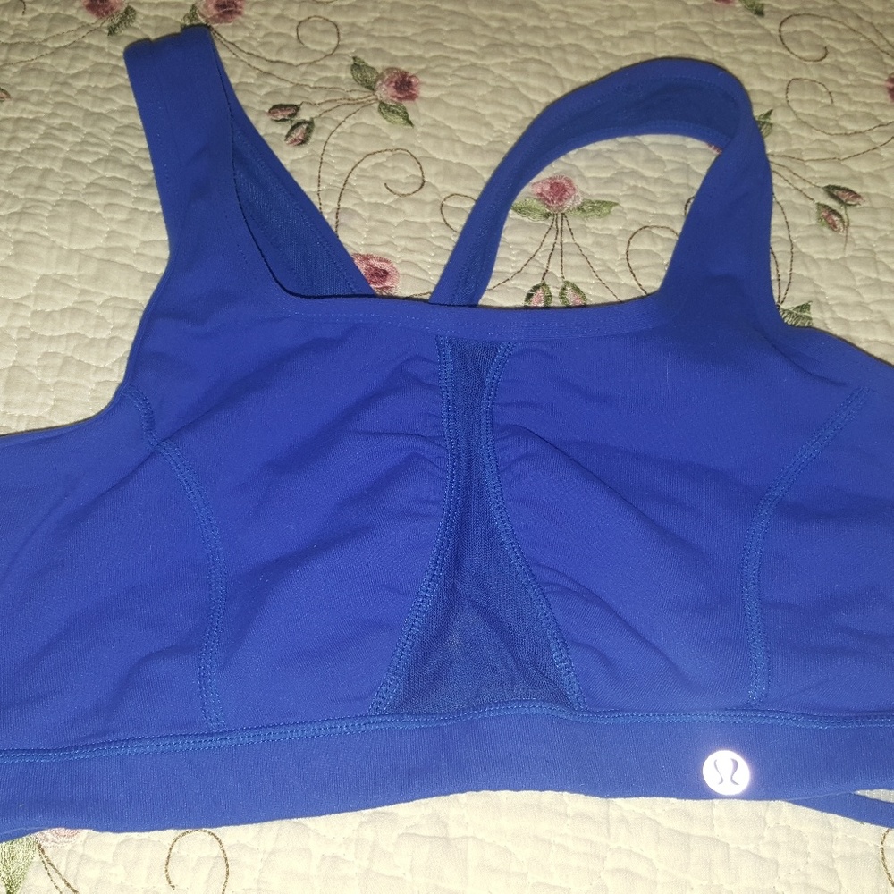 Lululemon sports bra