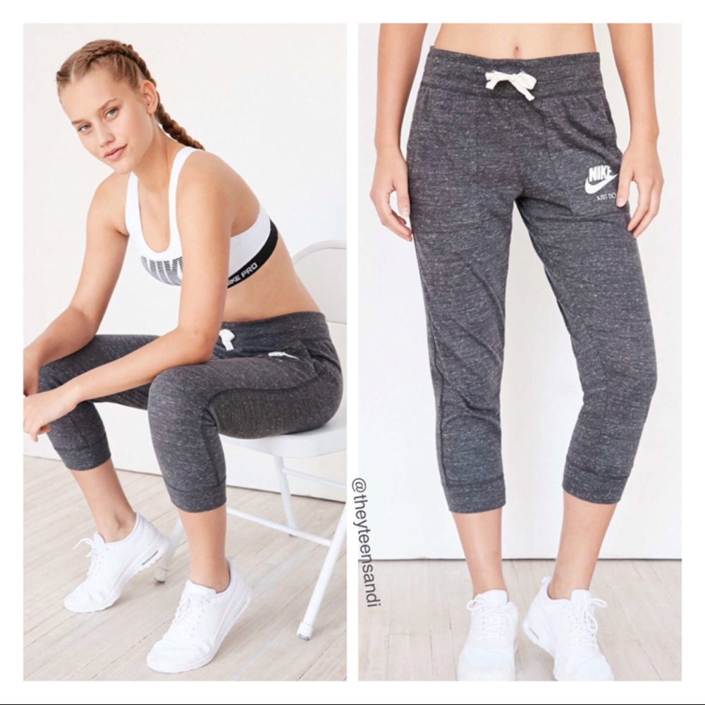 Nike Urban Outfitters Gym Capri Jogger Pant - Picture 3 of 5