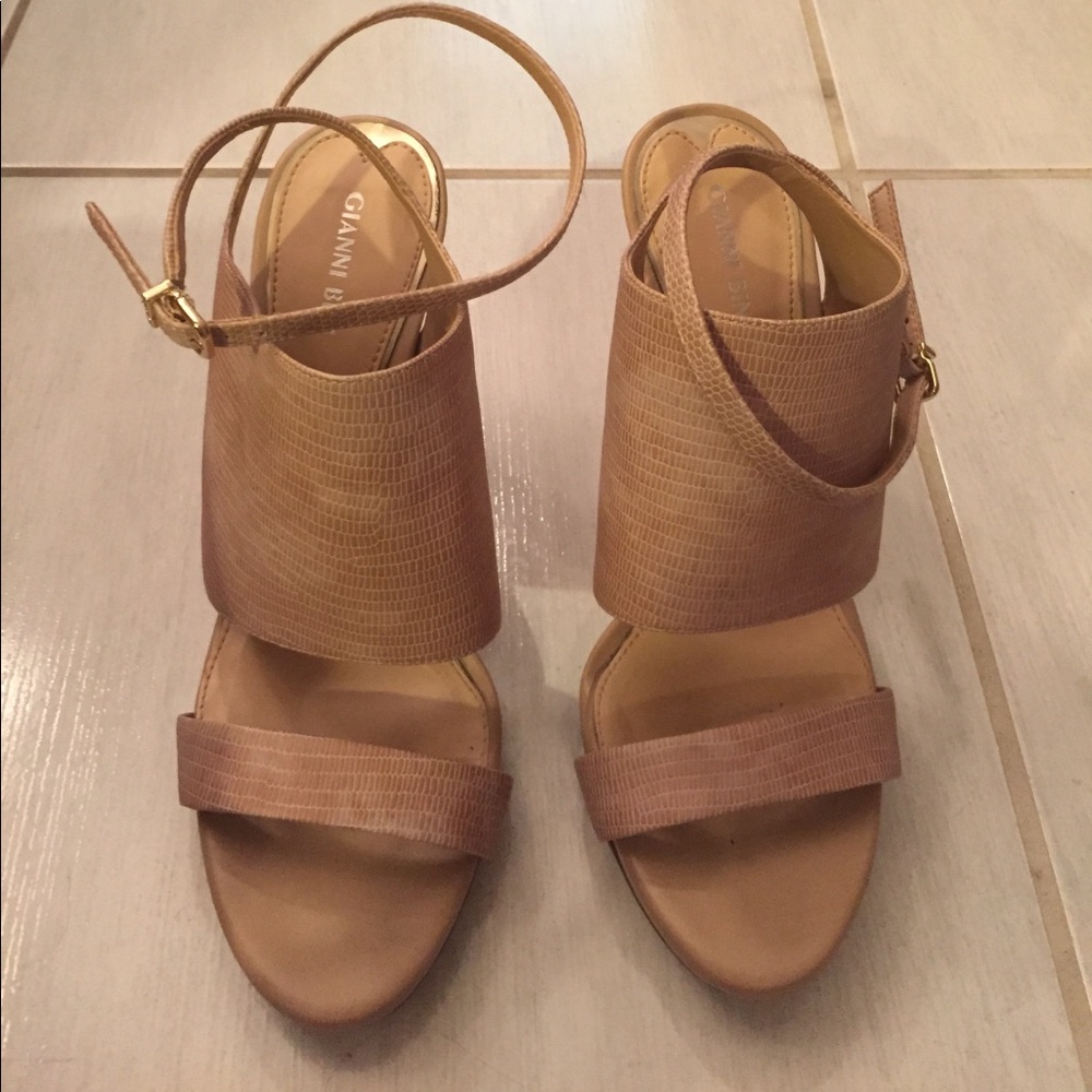Size 11 Gianni Bini Heels