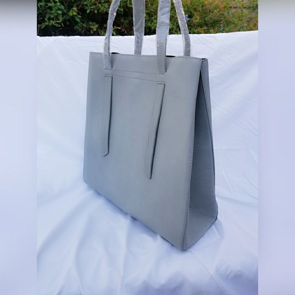 💕Sold💕 Grey shoulder bag.