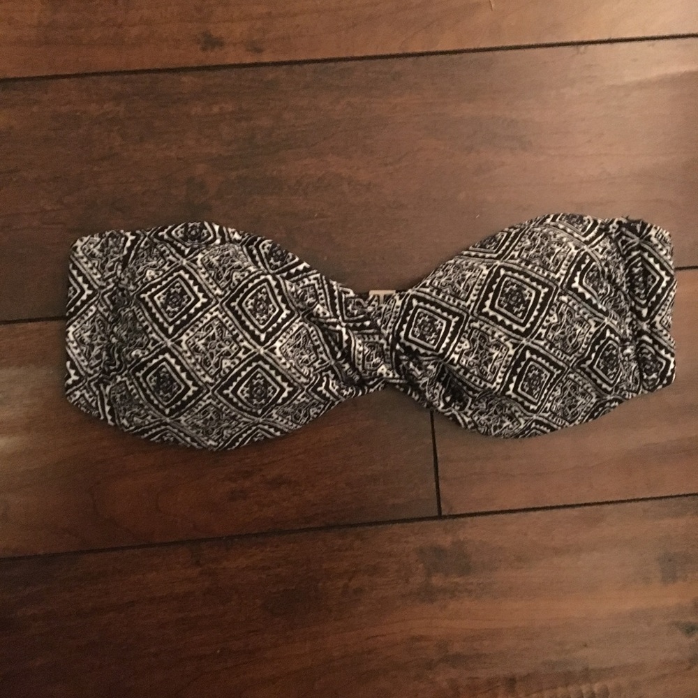Hollister strapless bikini top - Picture 1 of 1