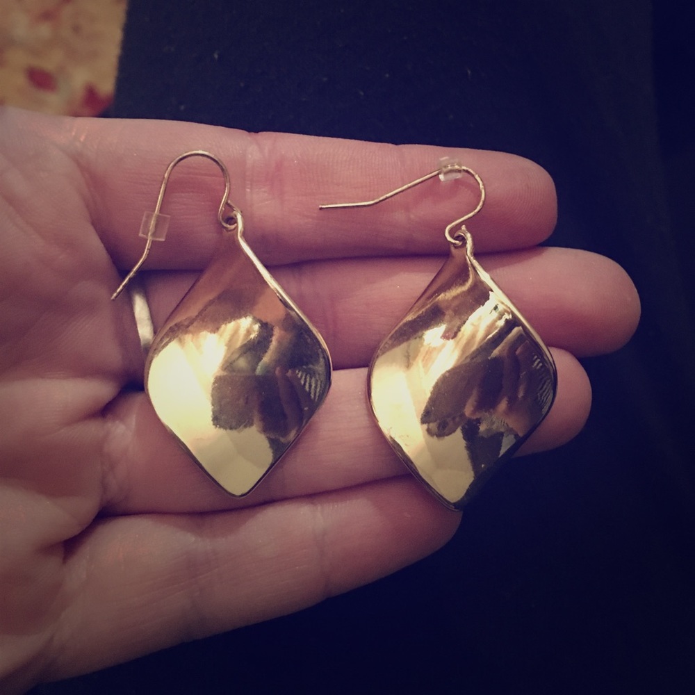 Antique Goldlike Metal dangle Earrings!!