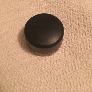 MAC Paint Pot in Groundwork