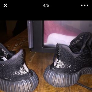 Yeezys v2 Oreos 8