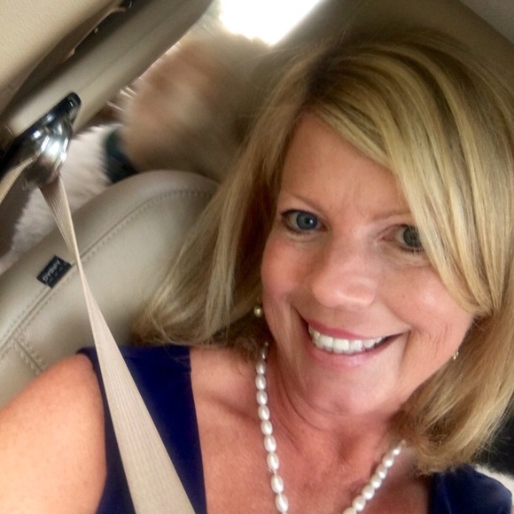 Meet your Posher, Candace - Picture 2 of 8