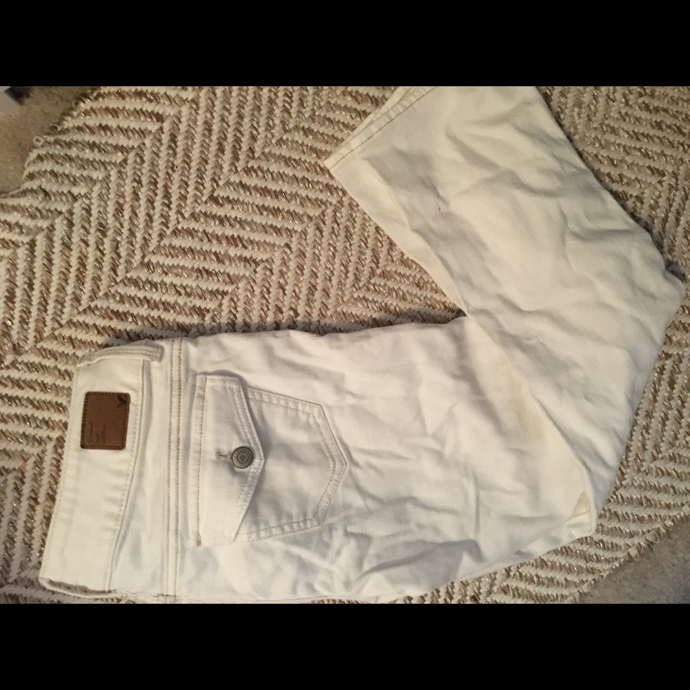 American Eagle white denim crop pants