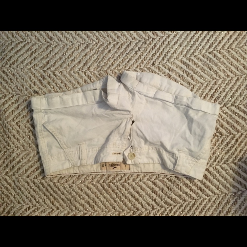 White khaki hollister shorts