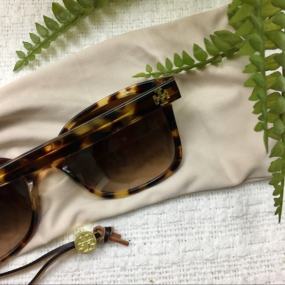 Tory Burch Accessories - Tory Burch Havana Brown sunglasses