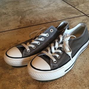Size 7 Women's Converse