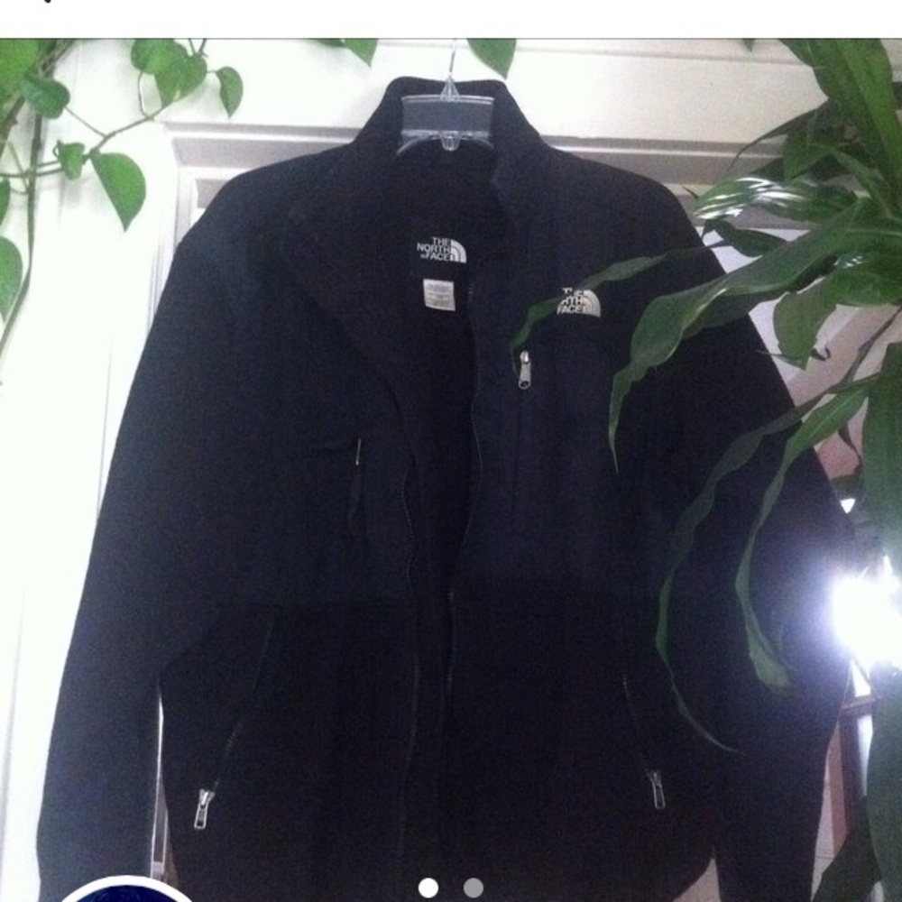 Black North face Windbreaker for Sale!!