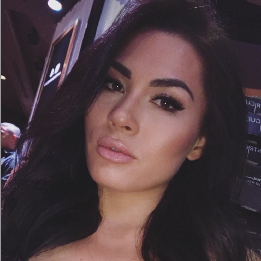 Meet your Posher, Molly