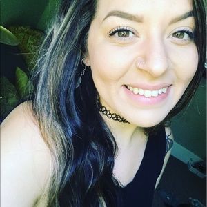 Meet your Posher, Kayla