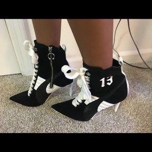 NEW Rihanna Fenty by Puma blk/white