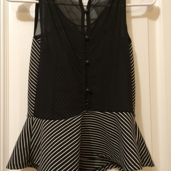 Fun black and white stripped top🖤 brand new - Picture 3 of 3