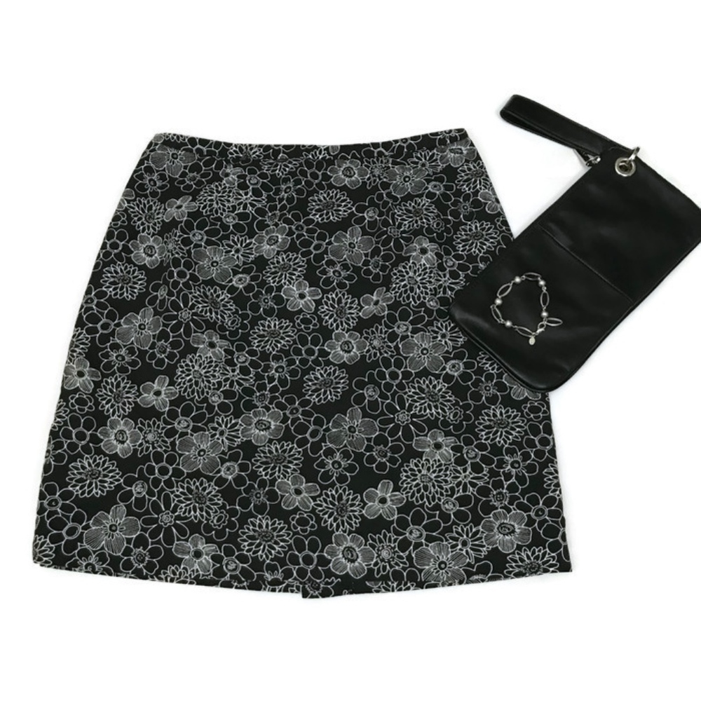 Career Pencil Skirt Black & White Floral Print