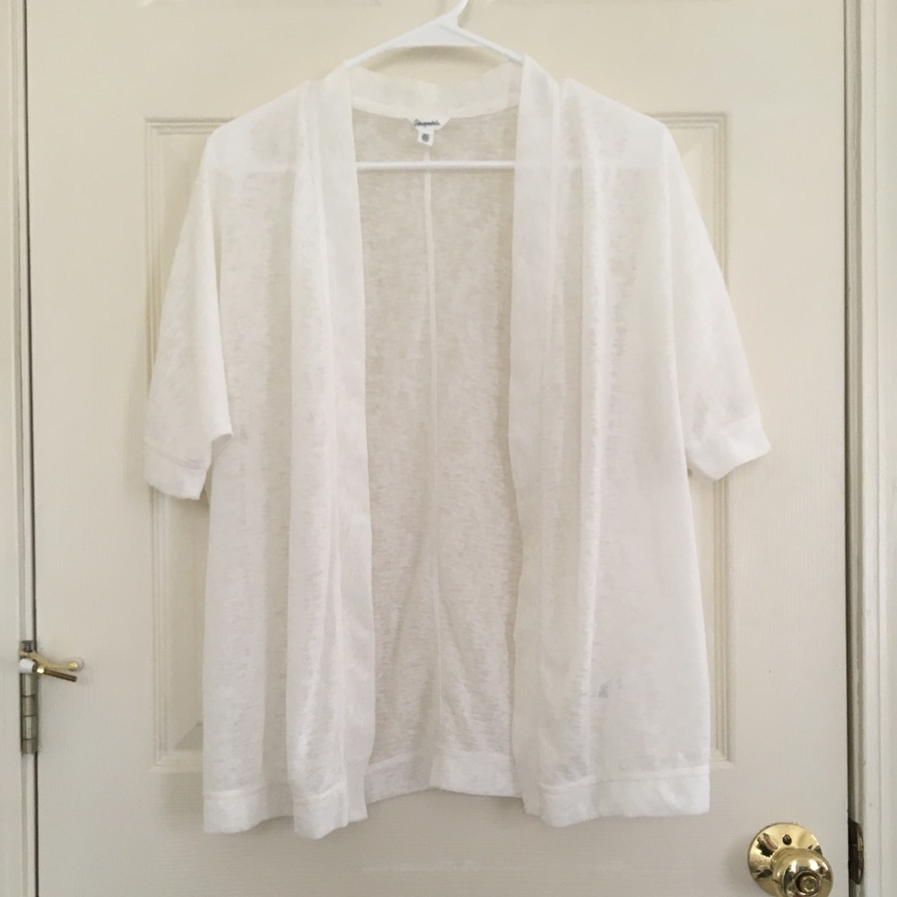 BASIC WHITE CARDIGAN