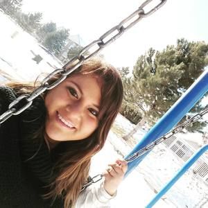 Meet your Posher, Larissa