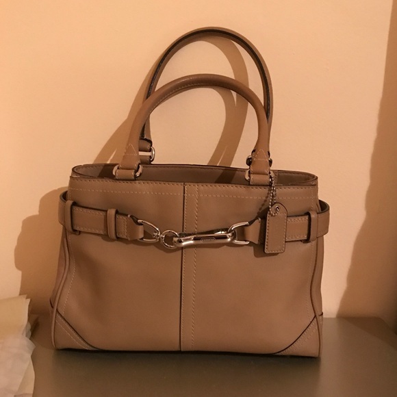 Coach tan handbag - Picture 2 of 3