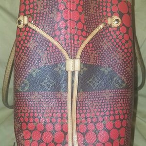 ❤SOLD❤Louis V LIMITED EDITION Kusama Neverfull