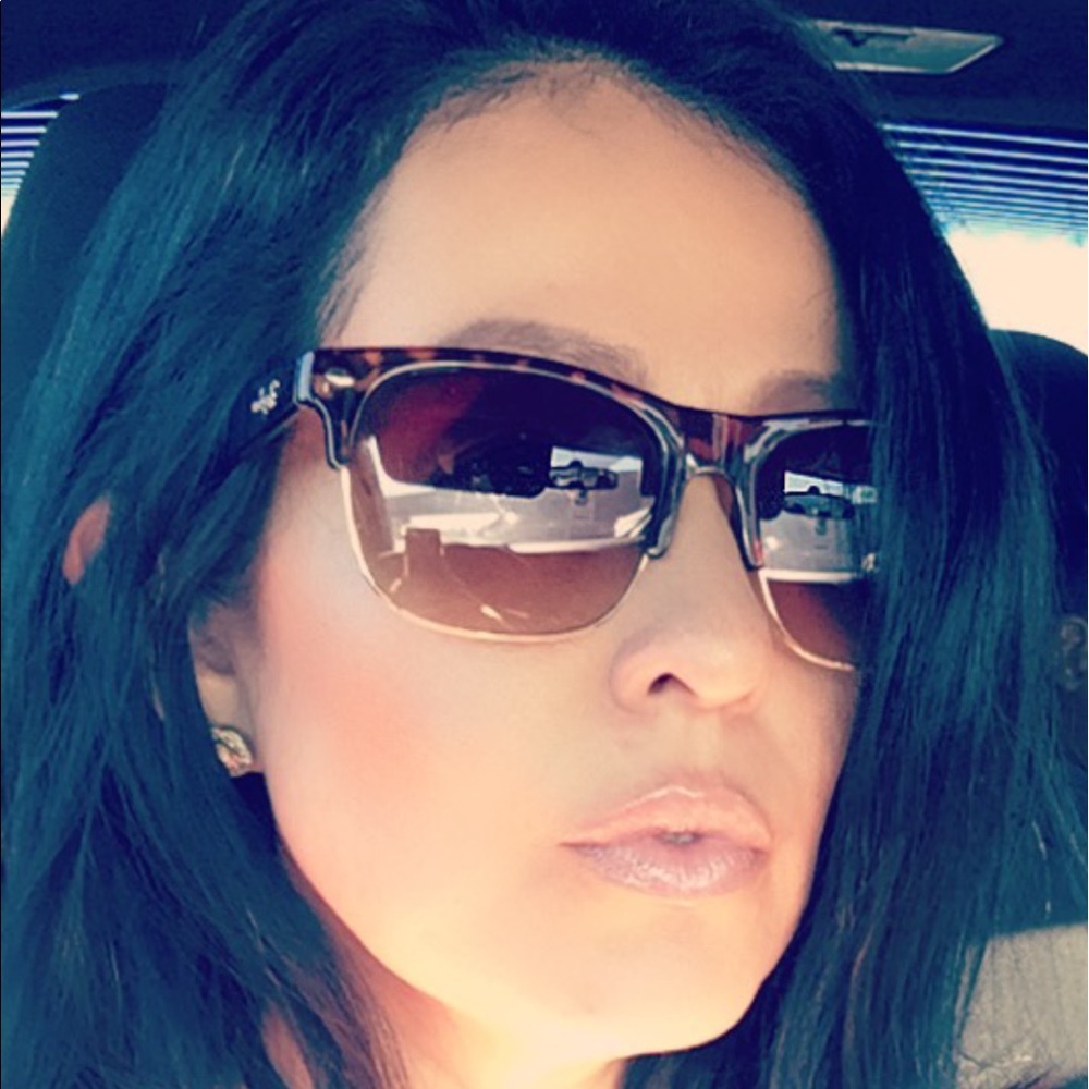 Meet your Posher, Erica