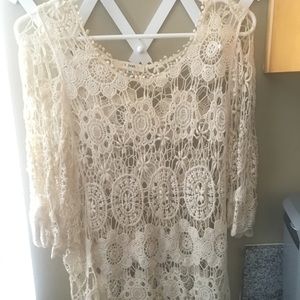 Crochet mid sleeve top