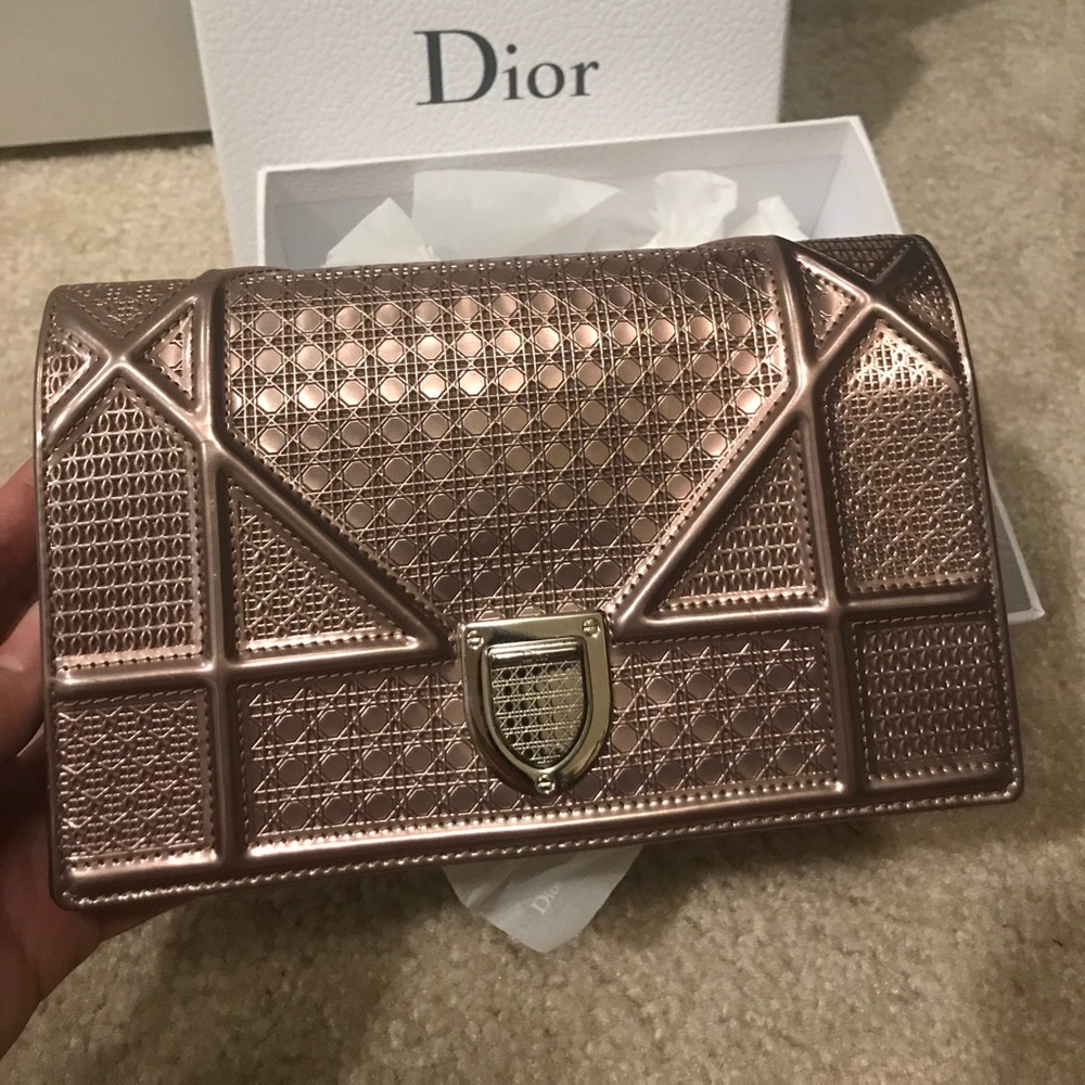 Diorama Wallet on Chain Rose gold-tone metallic