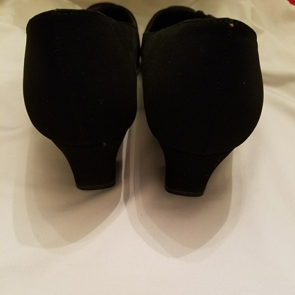 🦋3/$20🦋 Easy Street Heels by Woman Within - Picture 6 of 8