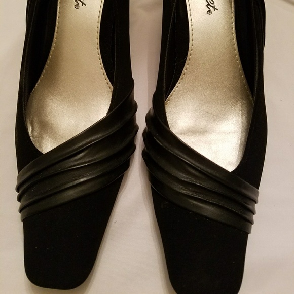 🦋3/$20🦋 Easy street heels by Woman Within - Picture 3 of 8