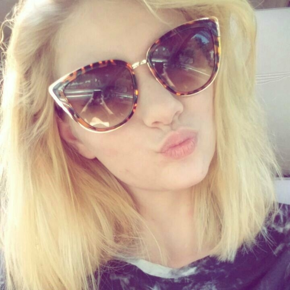 Meet your Posher, Lauren