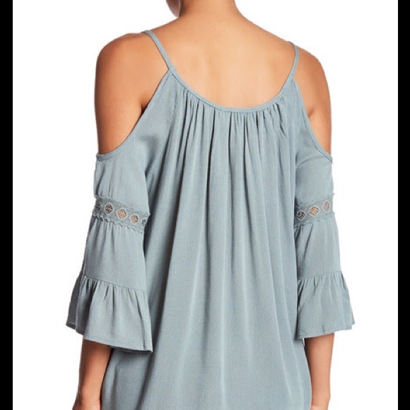 🔴 Romeo & Juliette Couture Sage Green Cold Shoulder Top NWT - Picture 4 of 9