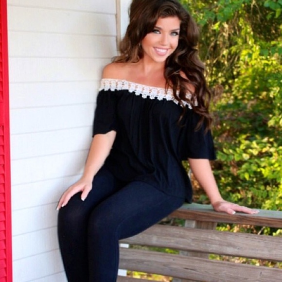 Boutique Black Off the Shoulder Top Size S-M - Picture 1 of 2