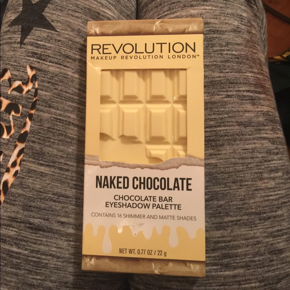 Revolution white chocolate eyeshadow palette