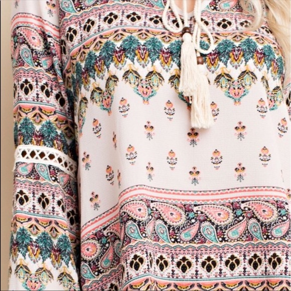 🆕 Long sleeve top with tassels - Picture 2 of 6