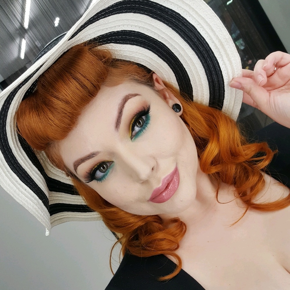 Meet your Posher, Luci