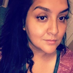 Meet your Posher, Alma