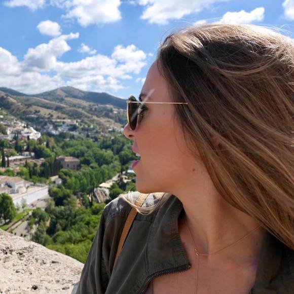 Meet your Posher, Angela - Picture 2 of 2