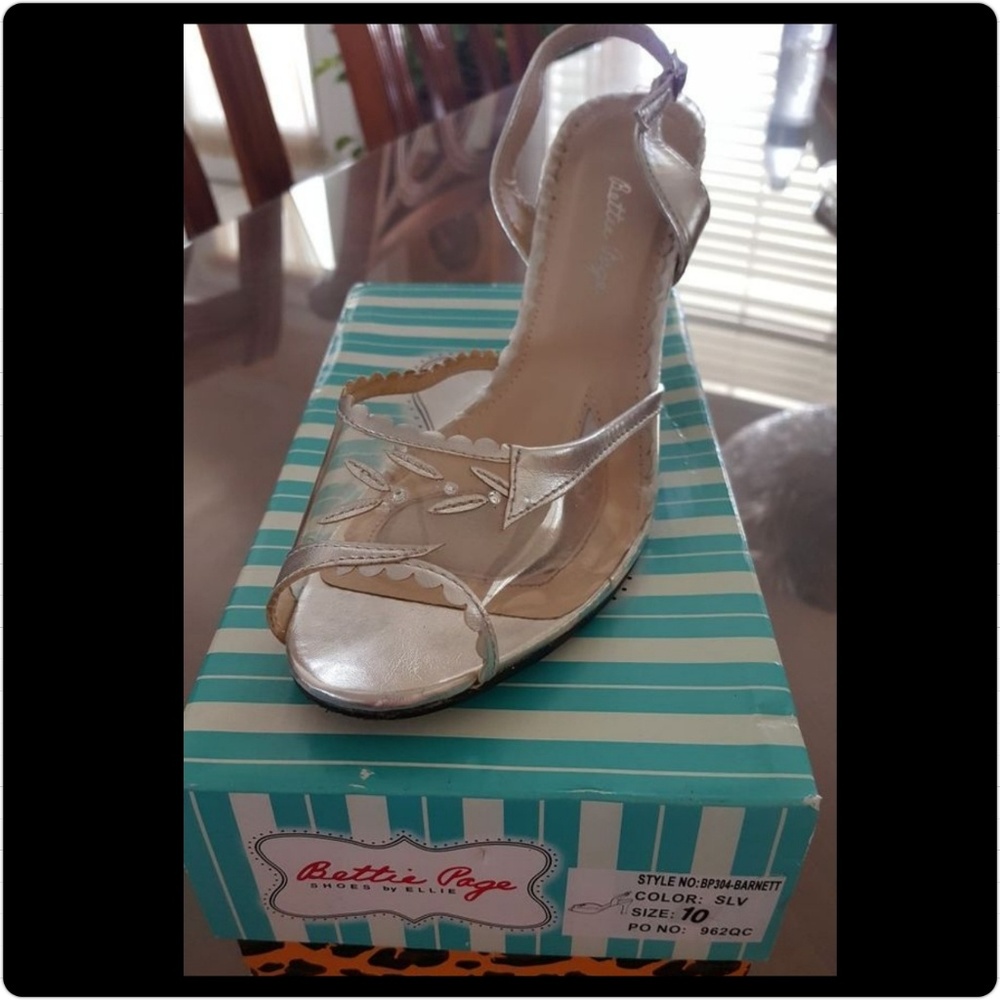 Bettie Page shoes by Ellie