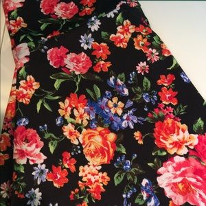 LuLaRoe Azure Skirt. Beautiful floral print.