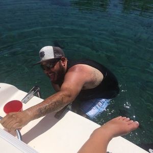 Meet your Posher, Carlos