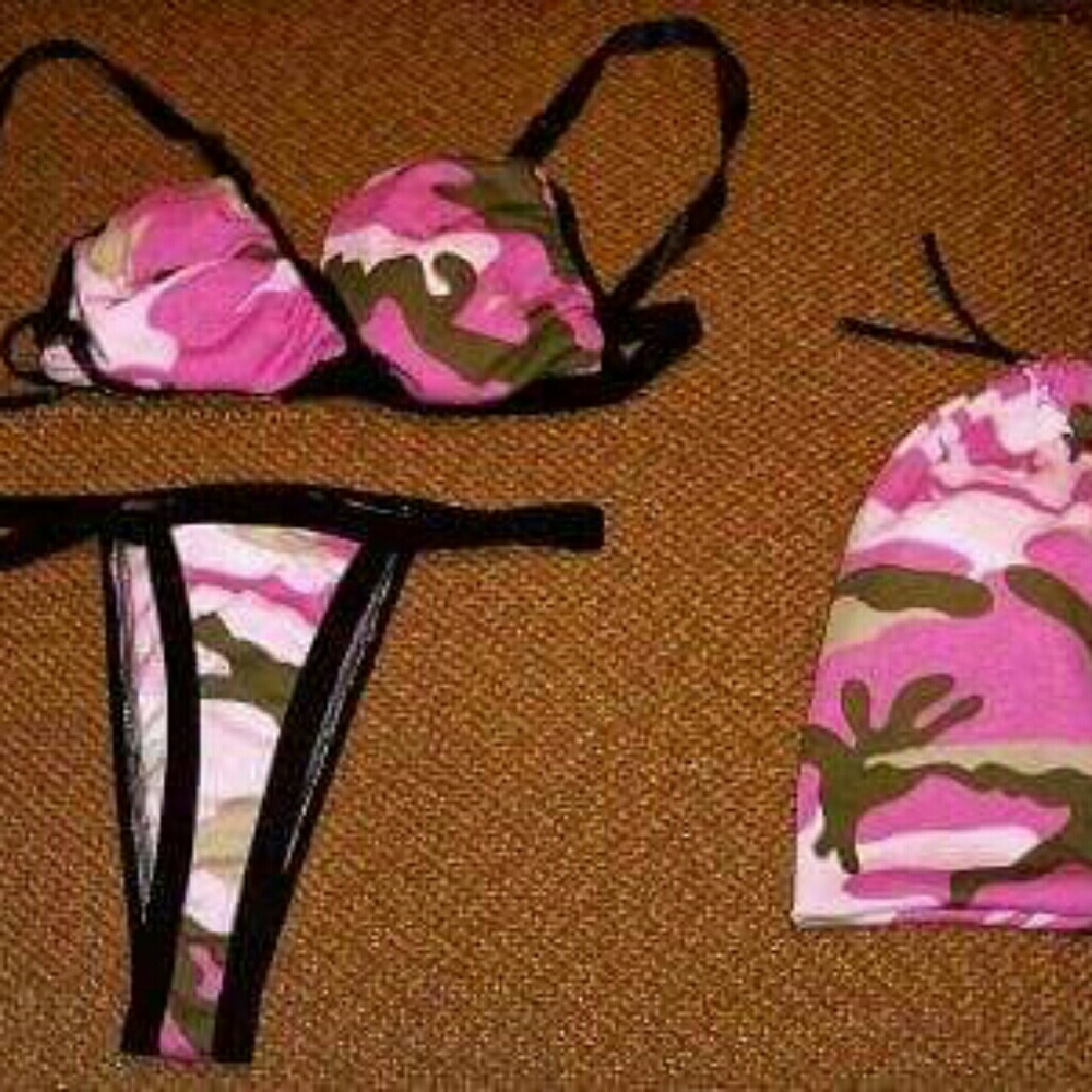 Camouflage bra and panty sets