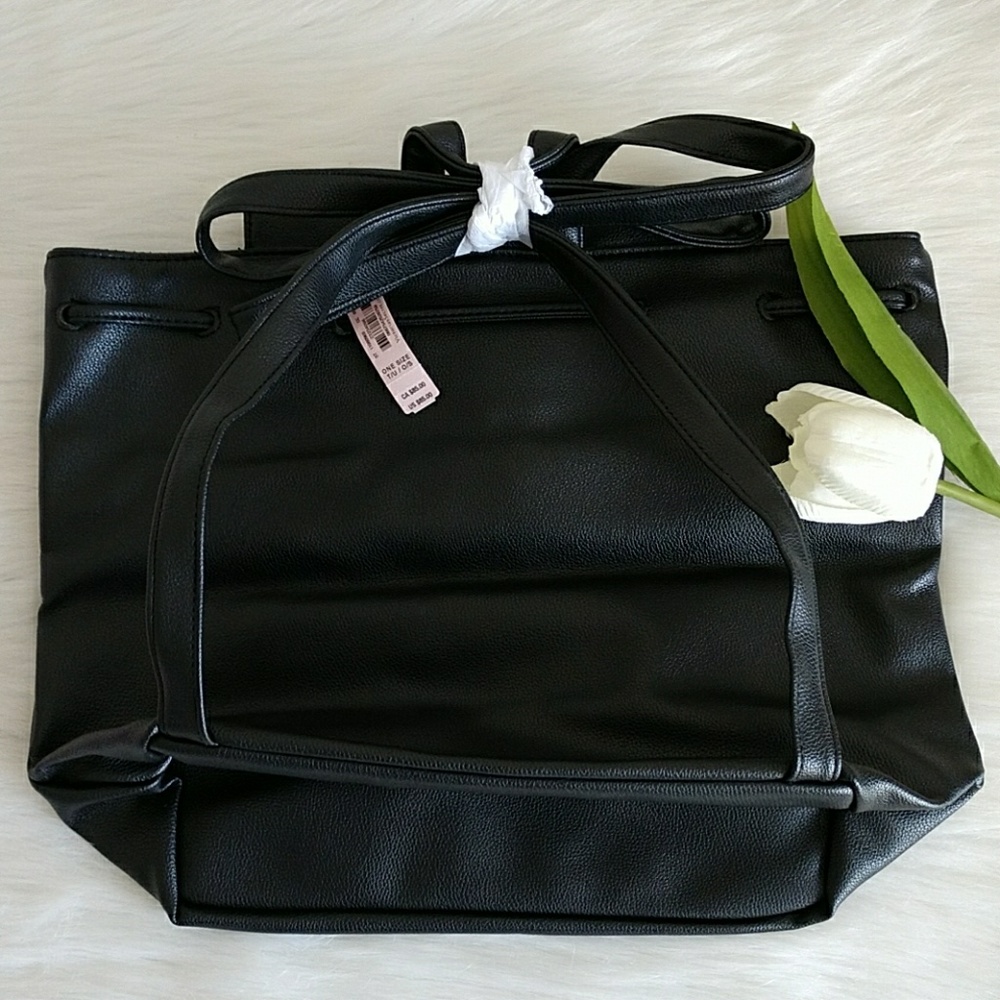 LOWEST 🌼BEAUTIFUL VICTORIA'S SECRET BACKPACK. - Picture 3 of 3