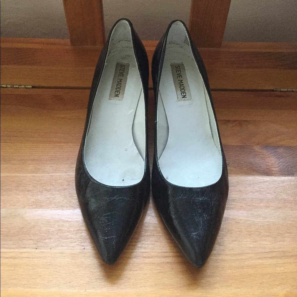 Steven Madden patent leather low heel pump
