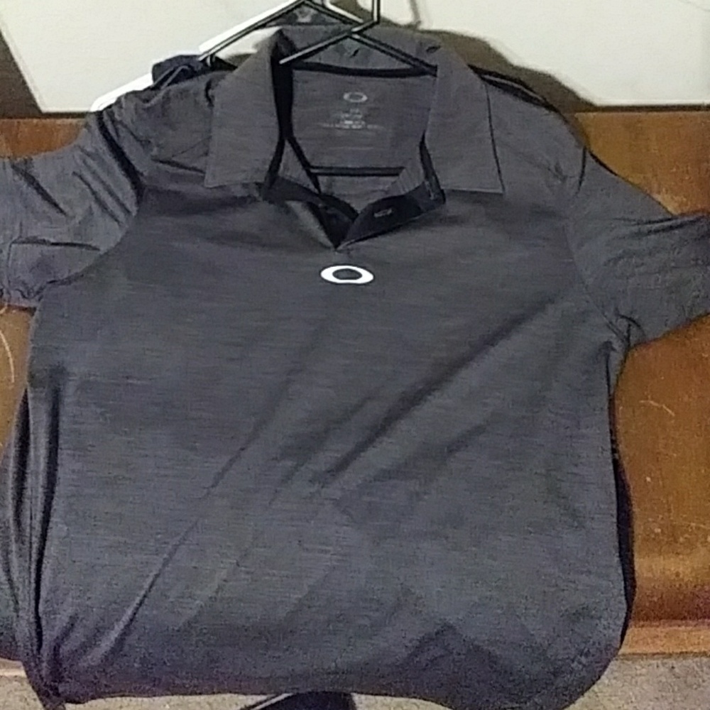 Oakley golf polo